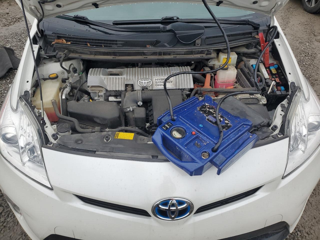 2013 Toyota Prius - Image 12