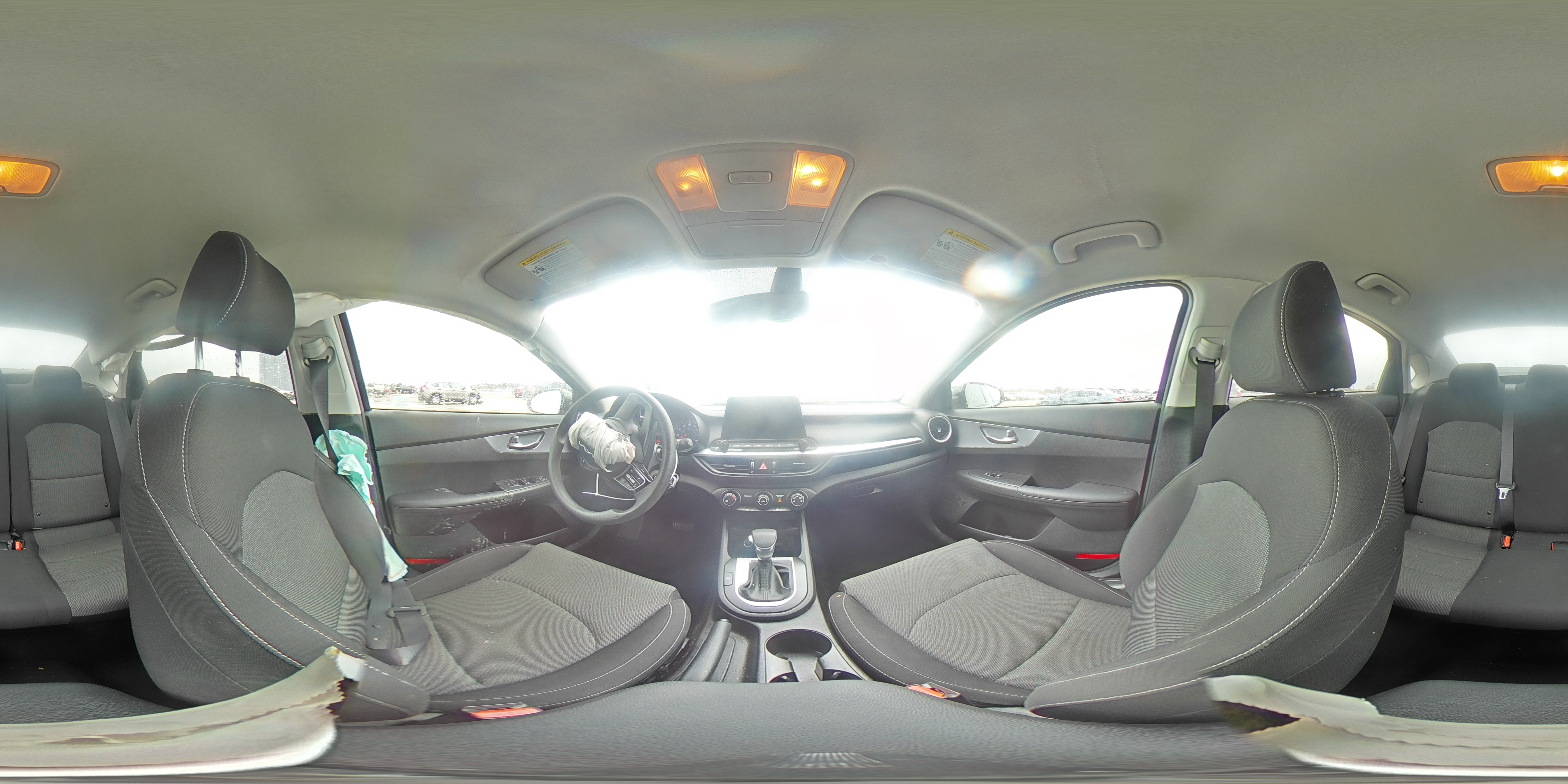 2022 Kia Forte - Image 13