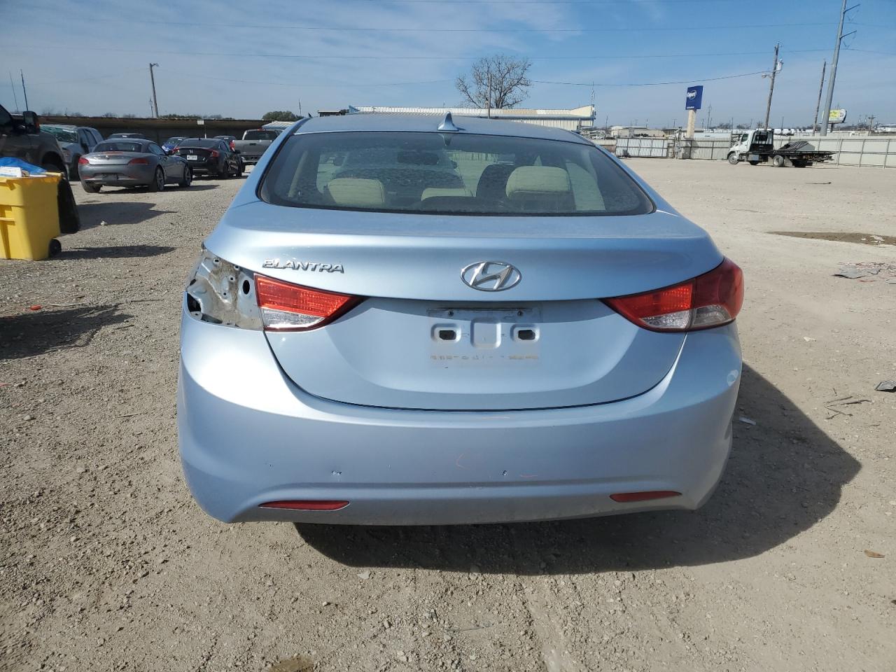 2012 Hyundai Elantra - Image 6