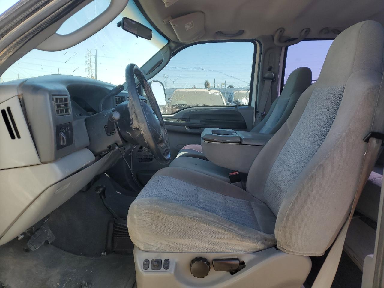 2003 Ford F250 - Image 7