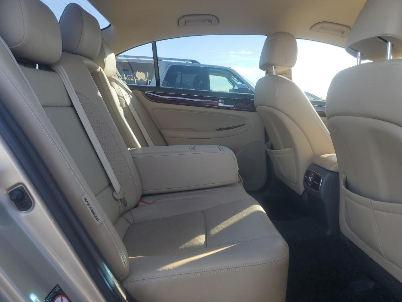 2012 Hyundai Genesis - Image 10