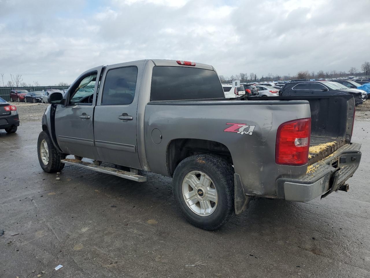 2013 Chevrolet Silverado - Image 2