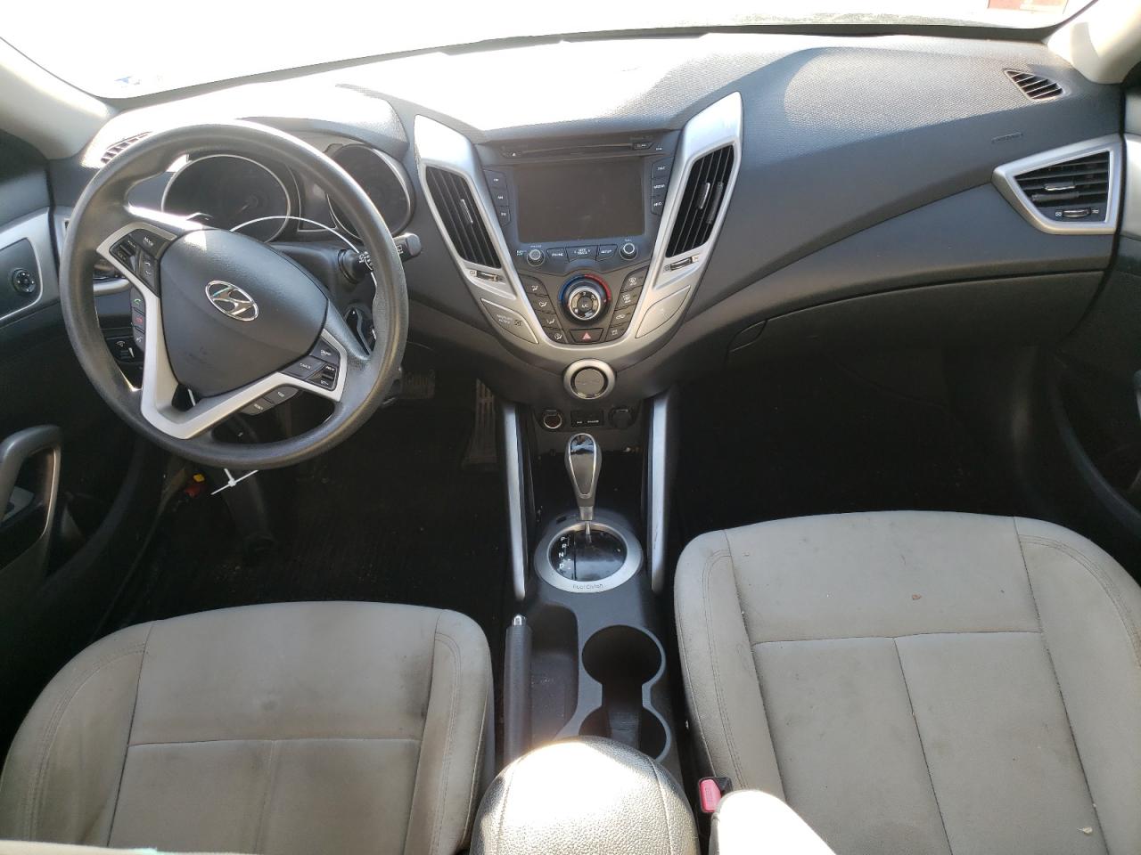 2013 Hyundai Veloster - Image 8