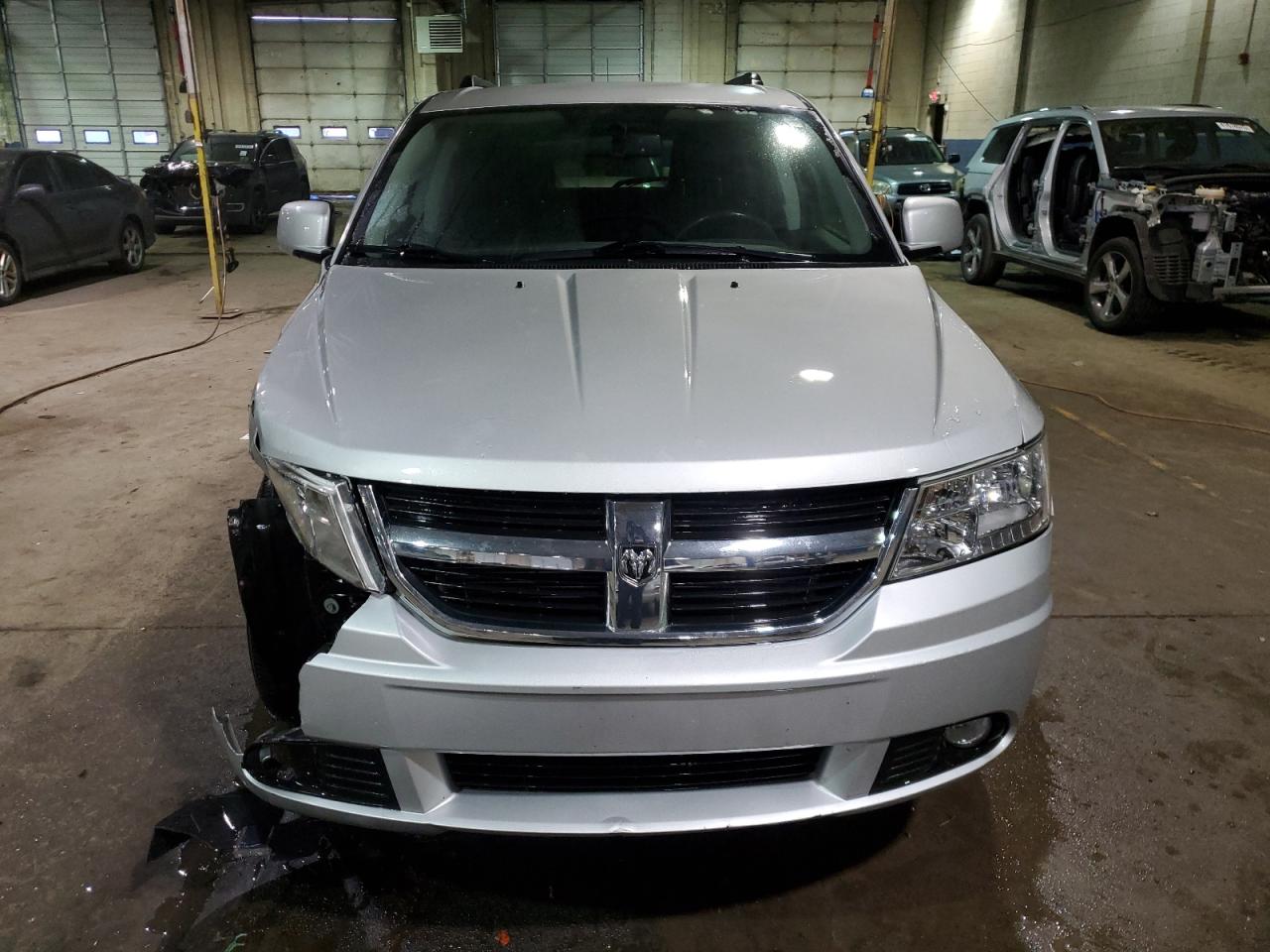 2010 Dodge Journey - Image 5