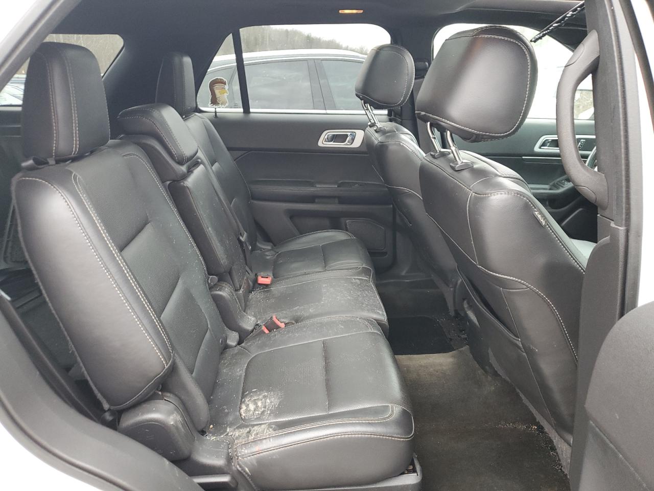 2015 Ford Explorer - Image 11