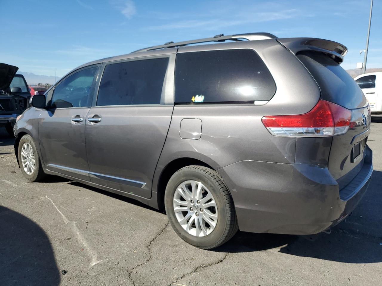 2013 Toyota Sienna - Image 2