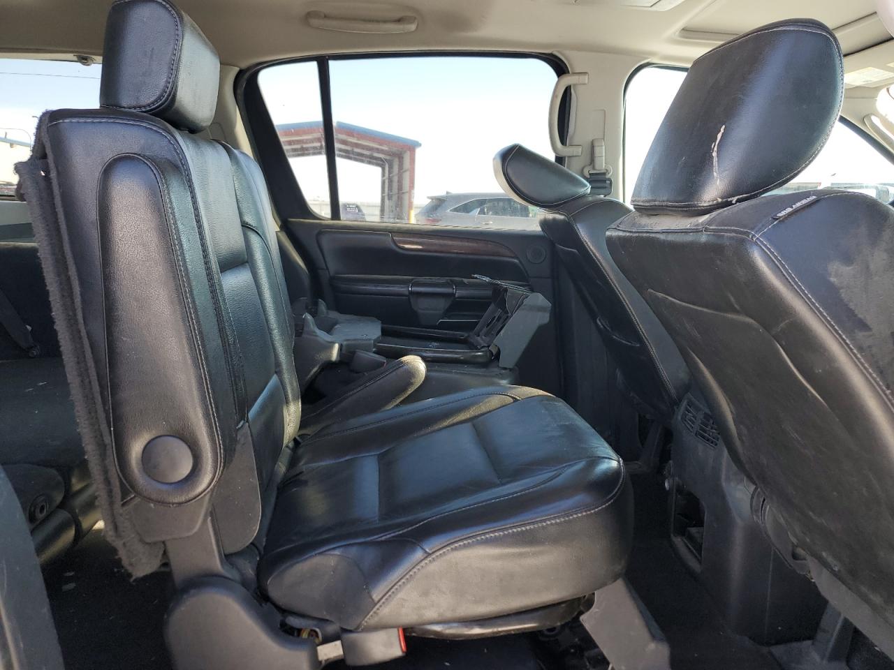 2010 Nissan Armada - Image 11