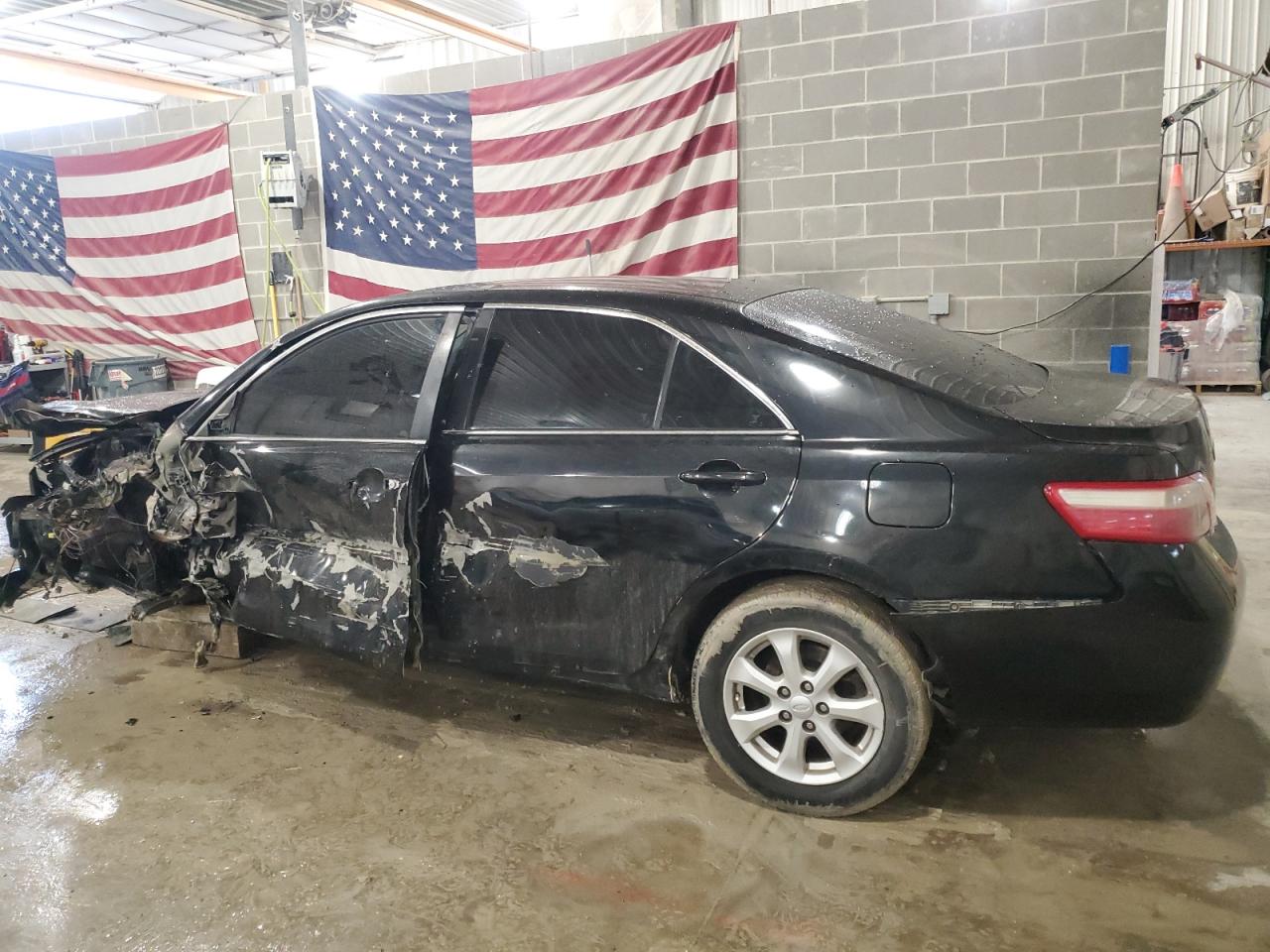 2009 Toyota Camry - Image 2