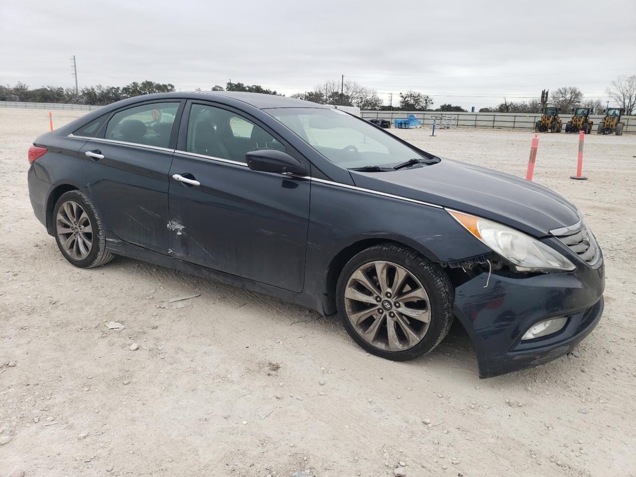 2013 Hyundai Sonata - Image 4