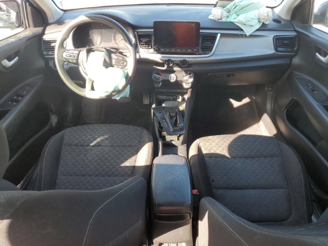 2021 Kia Rio - Image 8
