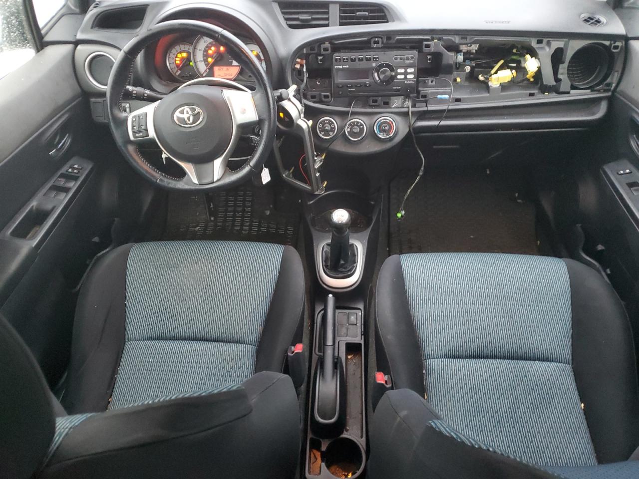 2012 Toyota Yaris - Image 8