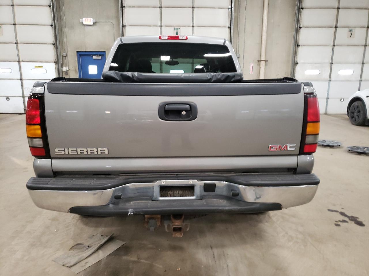 2006 GMC Sierra - Image 6