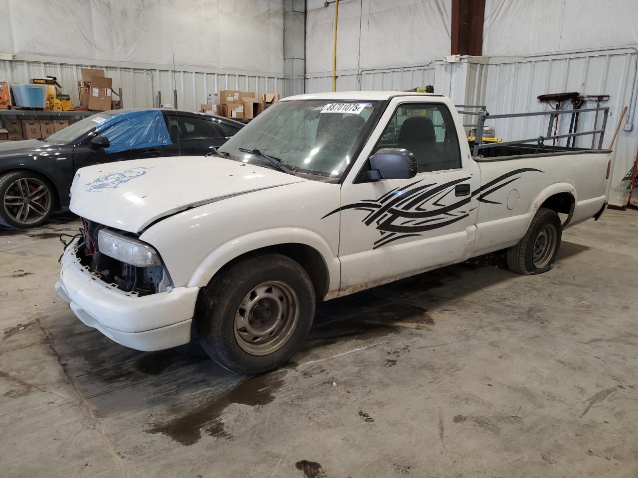 2001 Chevrolet S-10 Pickup - Image 1