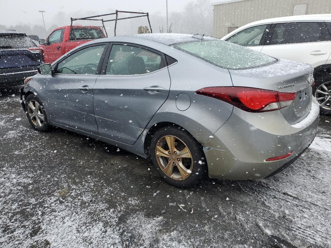 2016 Hyundai Elantra - Image 2
