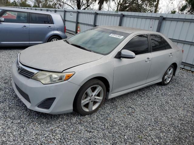  TOYOTA CAMRY 2014 Srebrny