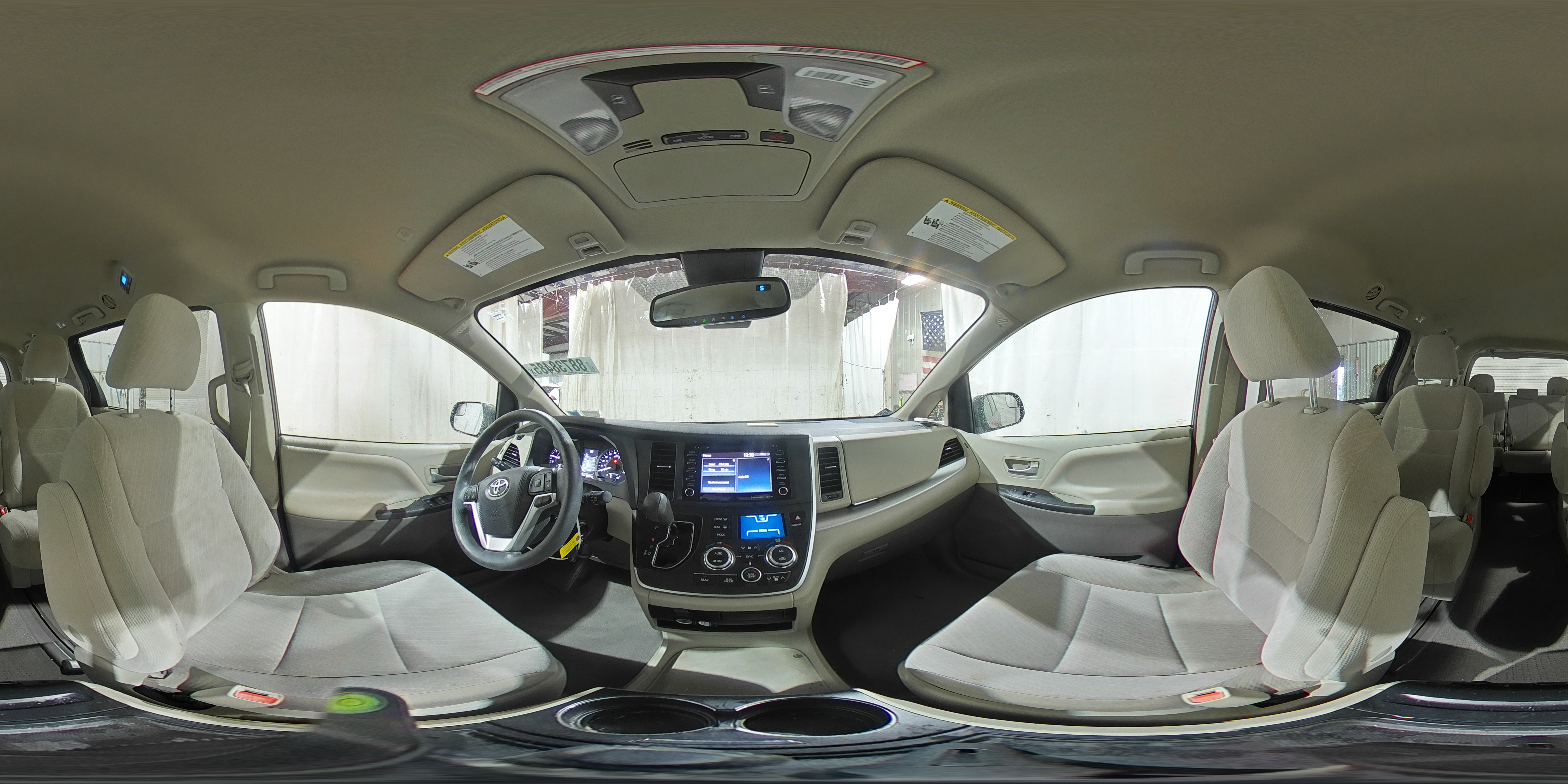 2020 Toyota Sienna - Image 15