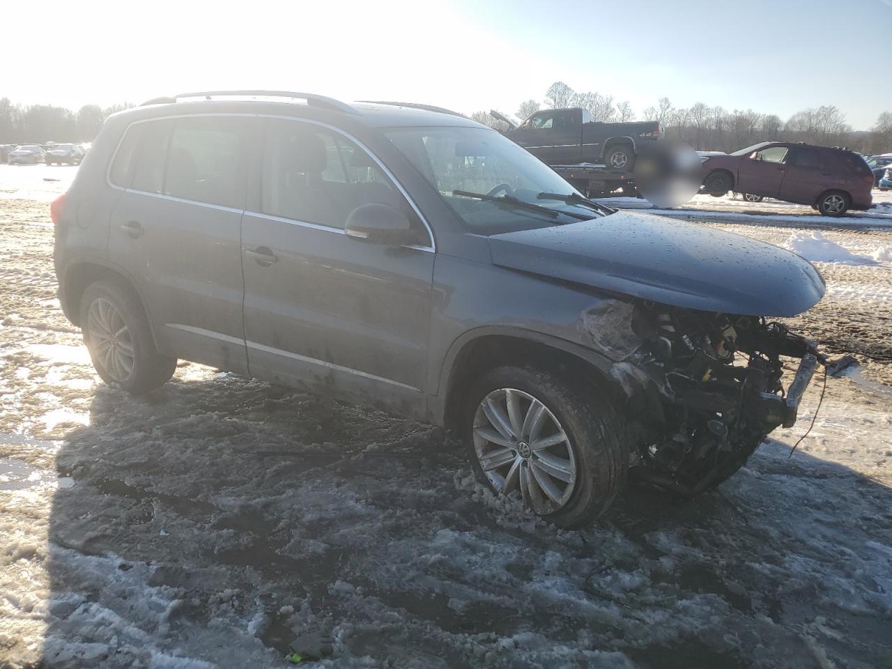 2015 Volkswagen Tiguan - Image 4
