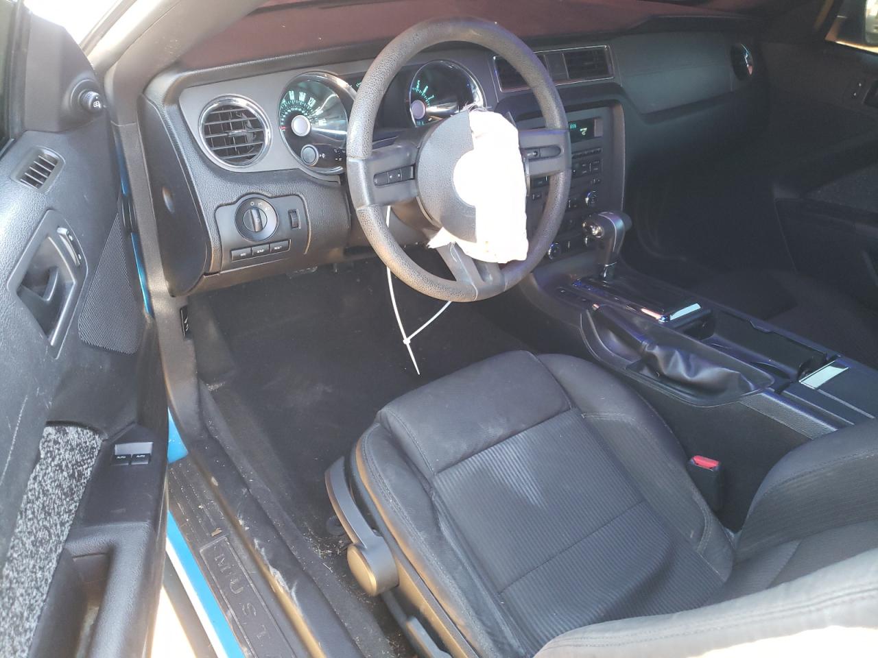 2011 Ford Mustang - Image 8