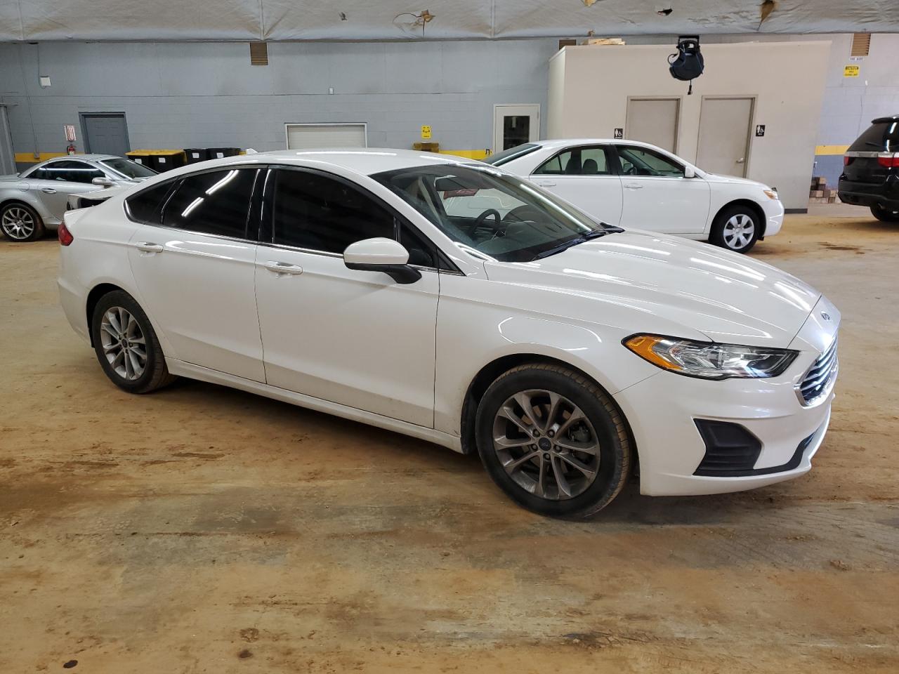 2020 Ford Fusion - Image 4