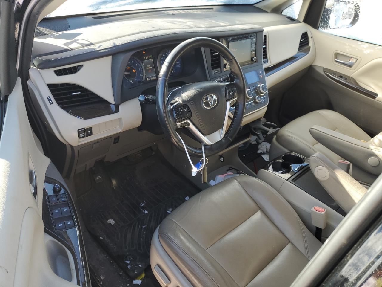2020 Toyota Sienna - Image 8