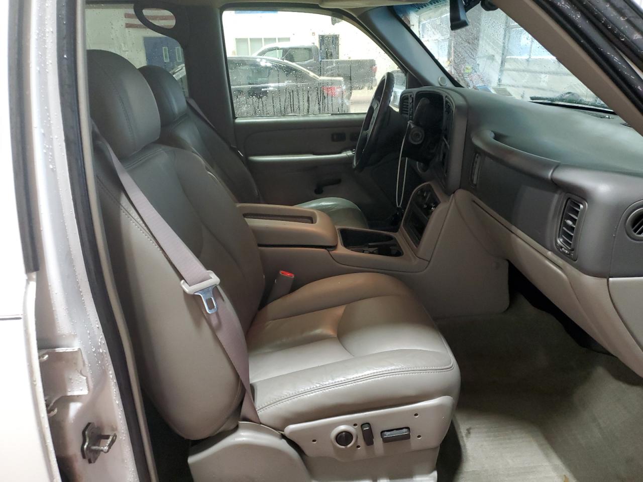 2006 Chevrolet Tahoe - Image 11