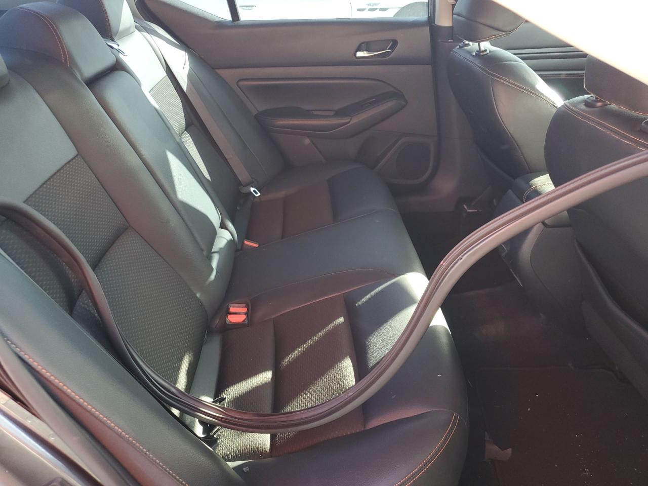 2020 Nissan Altima - Image 11