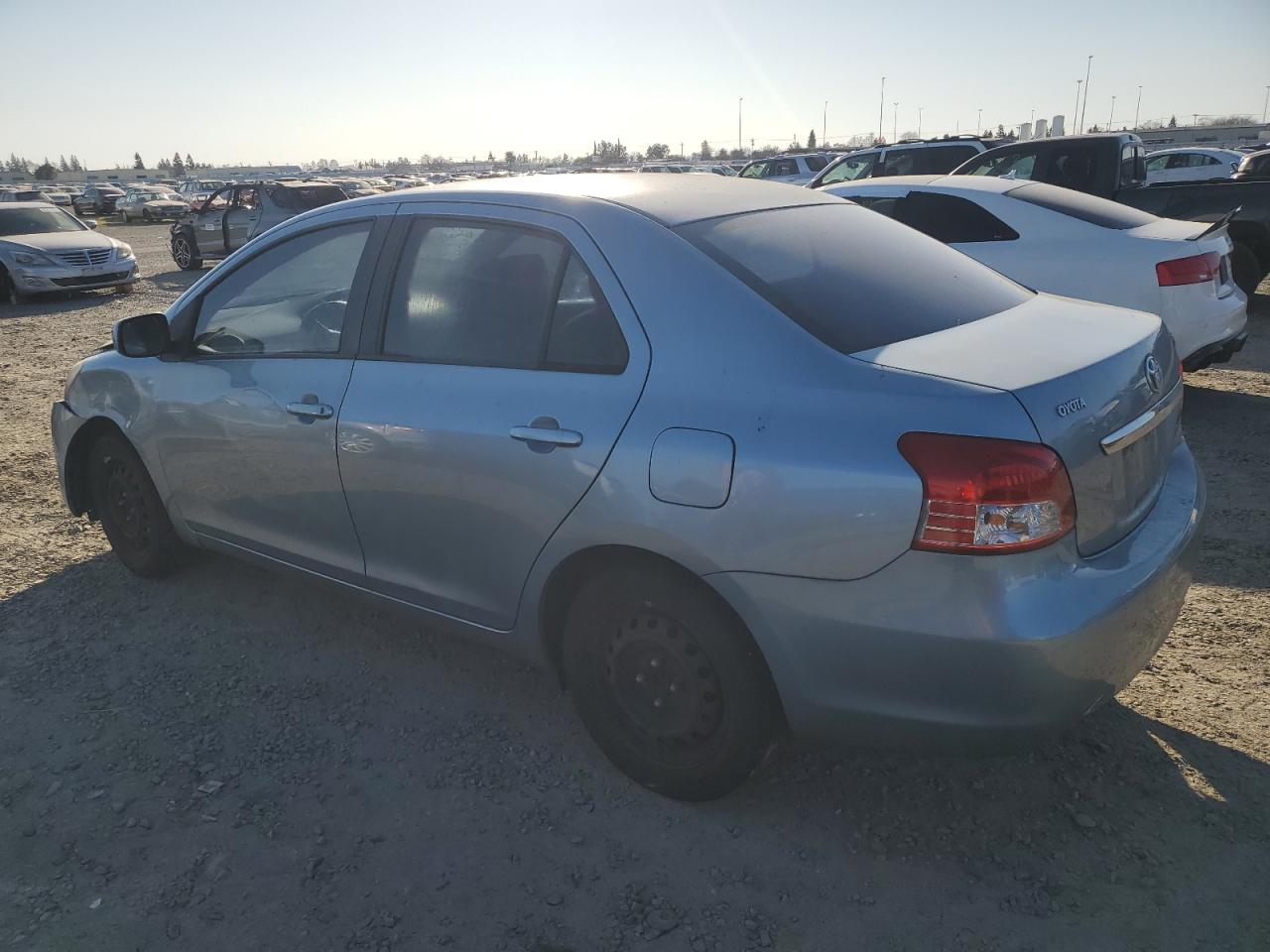 2009 Toyota Yaris - Image 2