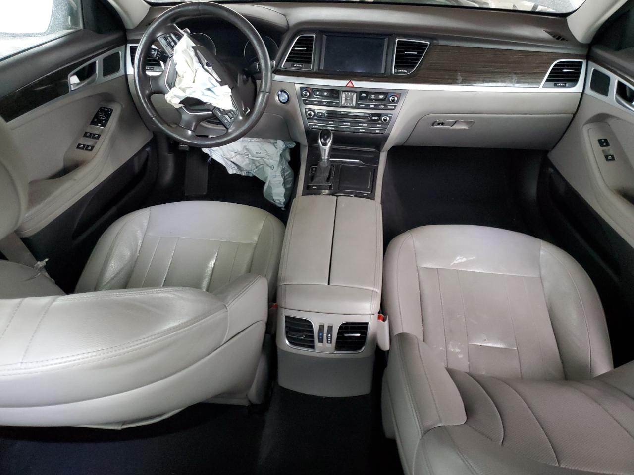 2015 Hyundai Genesis - Image 8