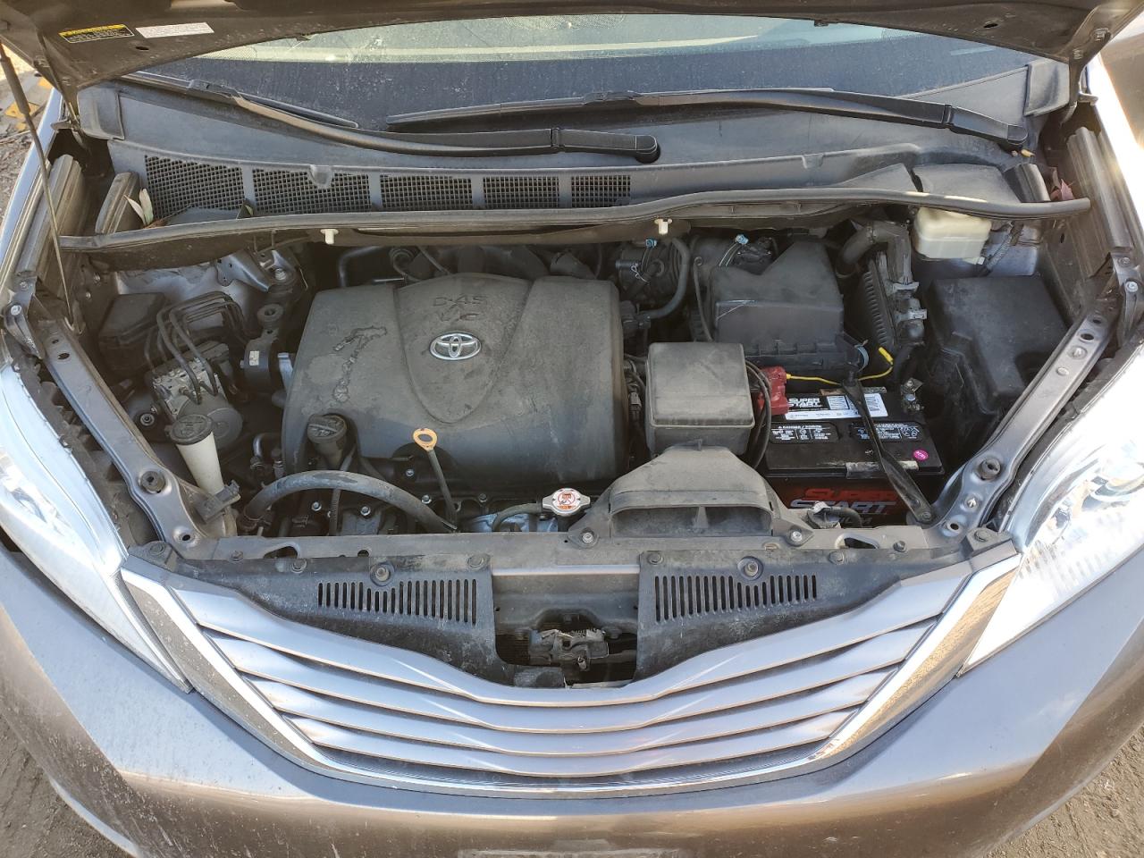 2017 Toyota Sienna - Image 13