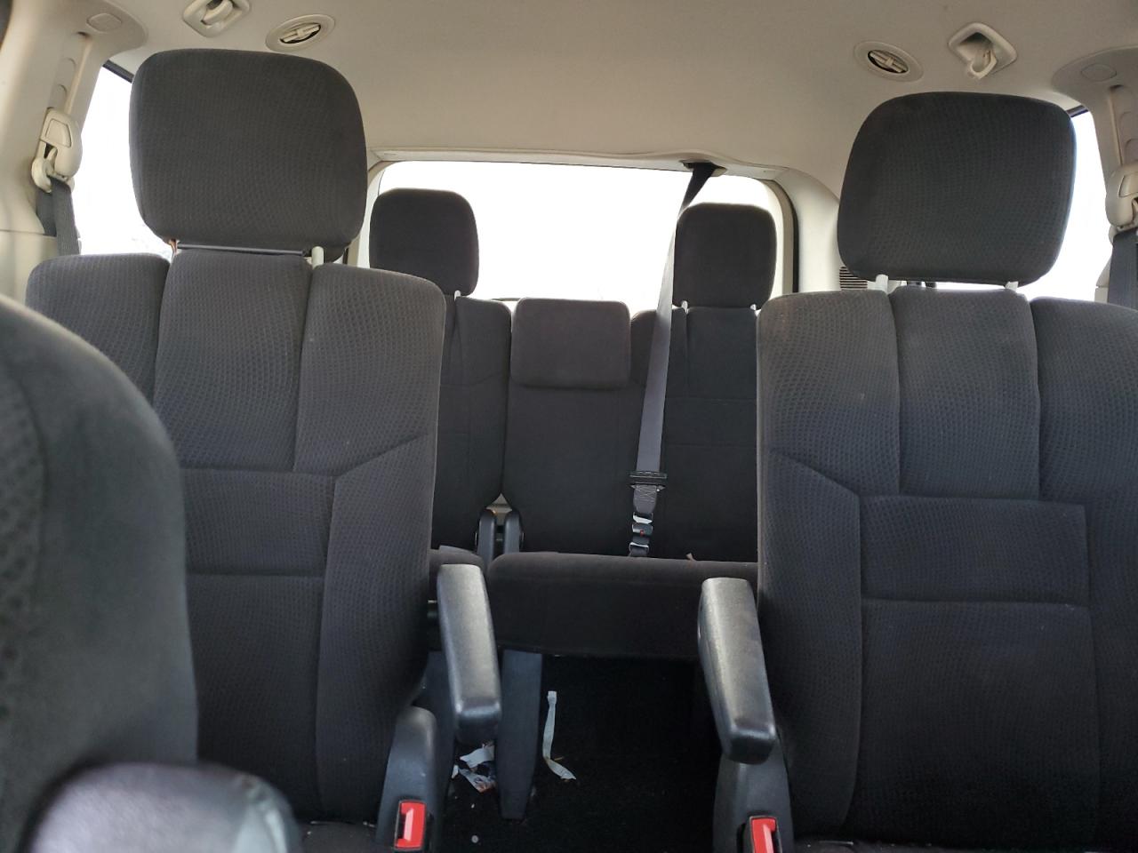 2013 Dodge Caravan - Image 10