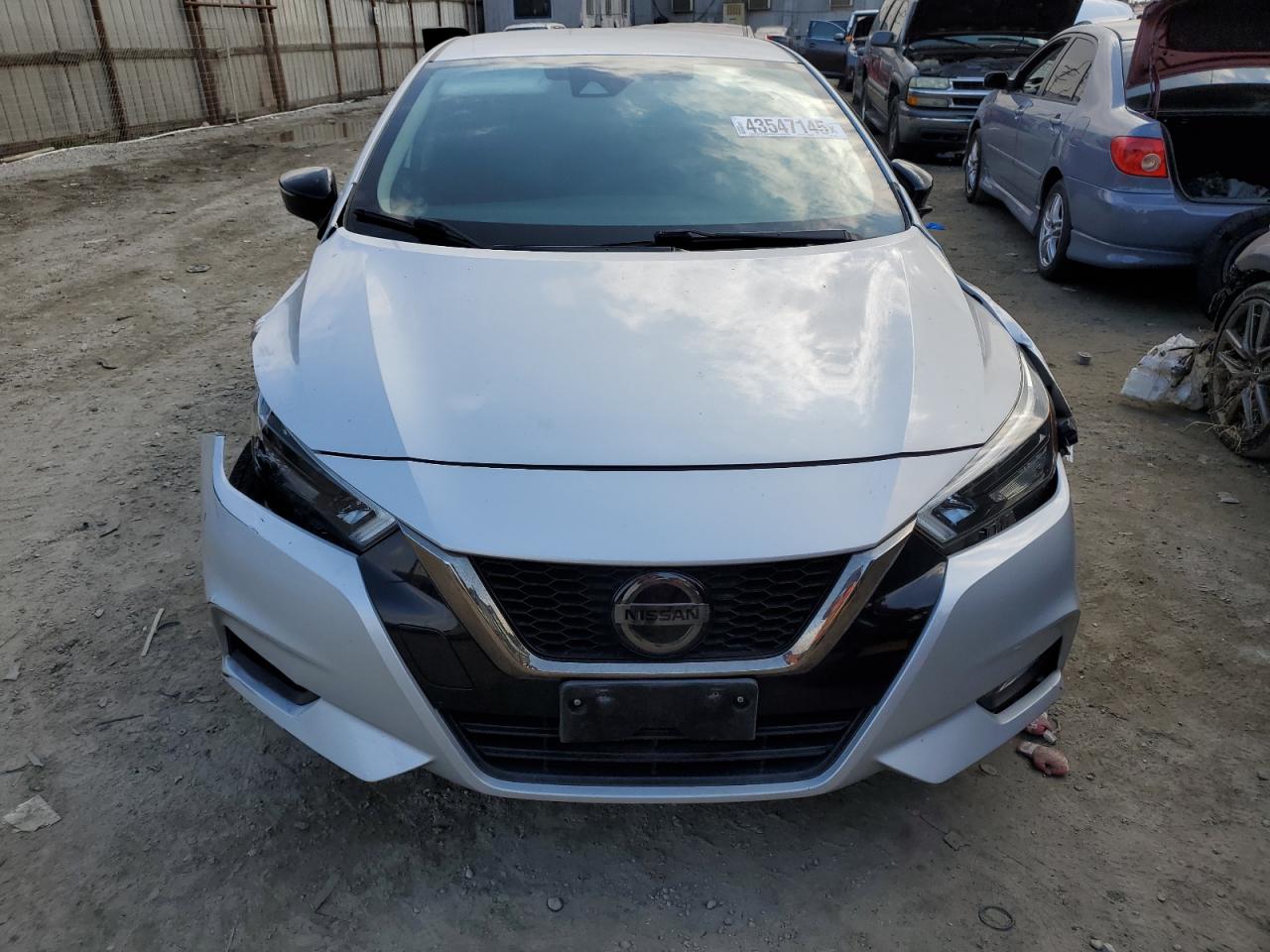 2020 Nissan Versa - Image 5