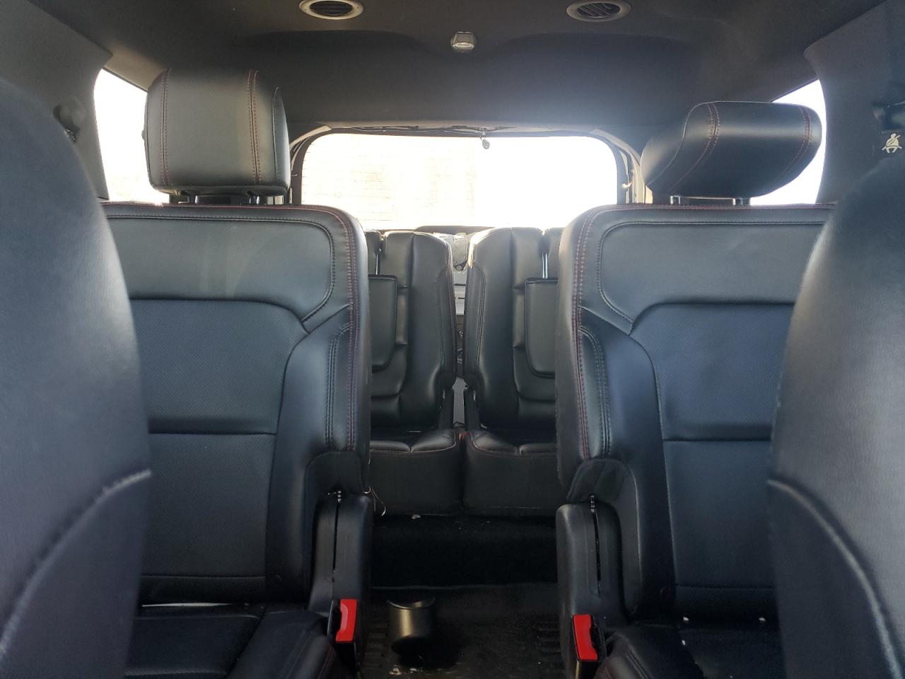 2017 Ford Explorer - Image 10
