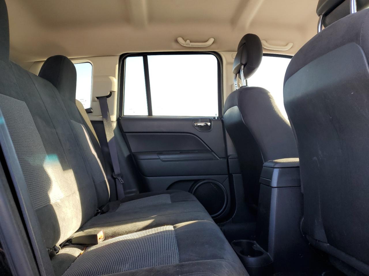 2016 Jeep Compass - Image 11