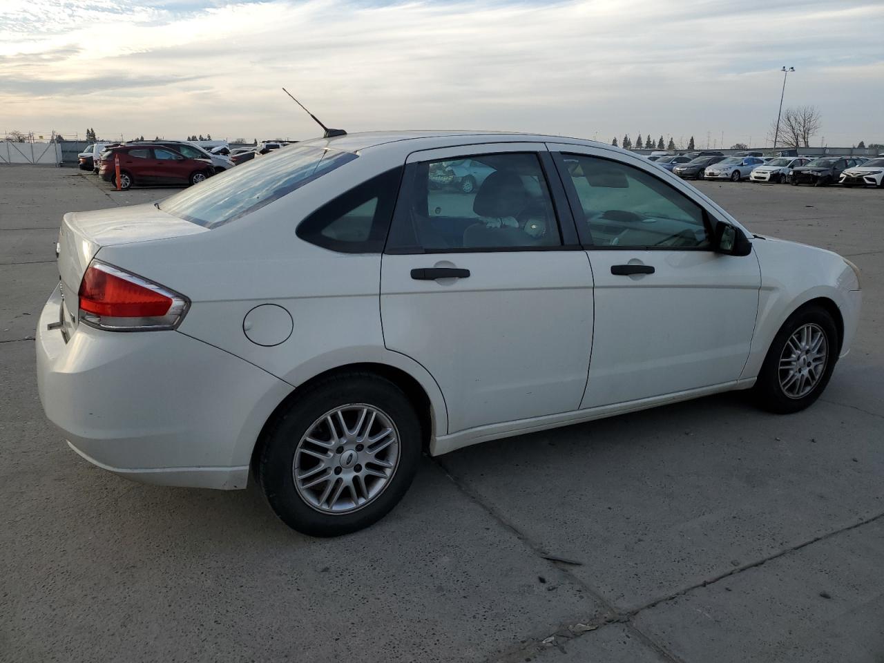 2009 Ford Focus - Image 3