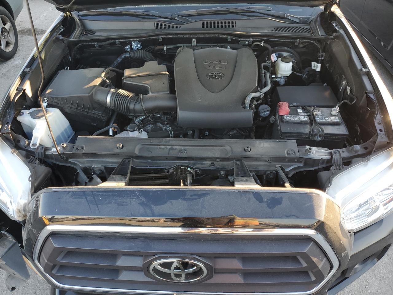2020 Toyota Tacoma - Image 11