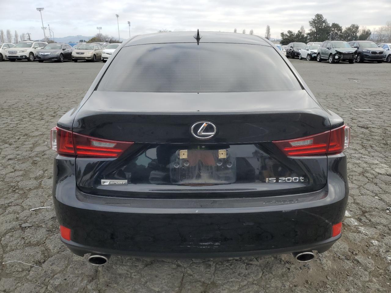 2016 Lexus IS - Image 6