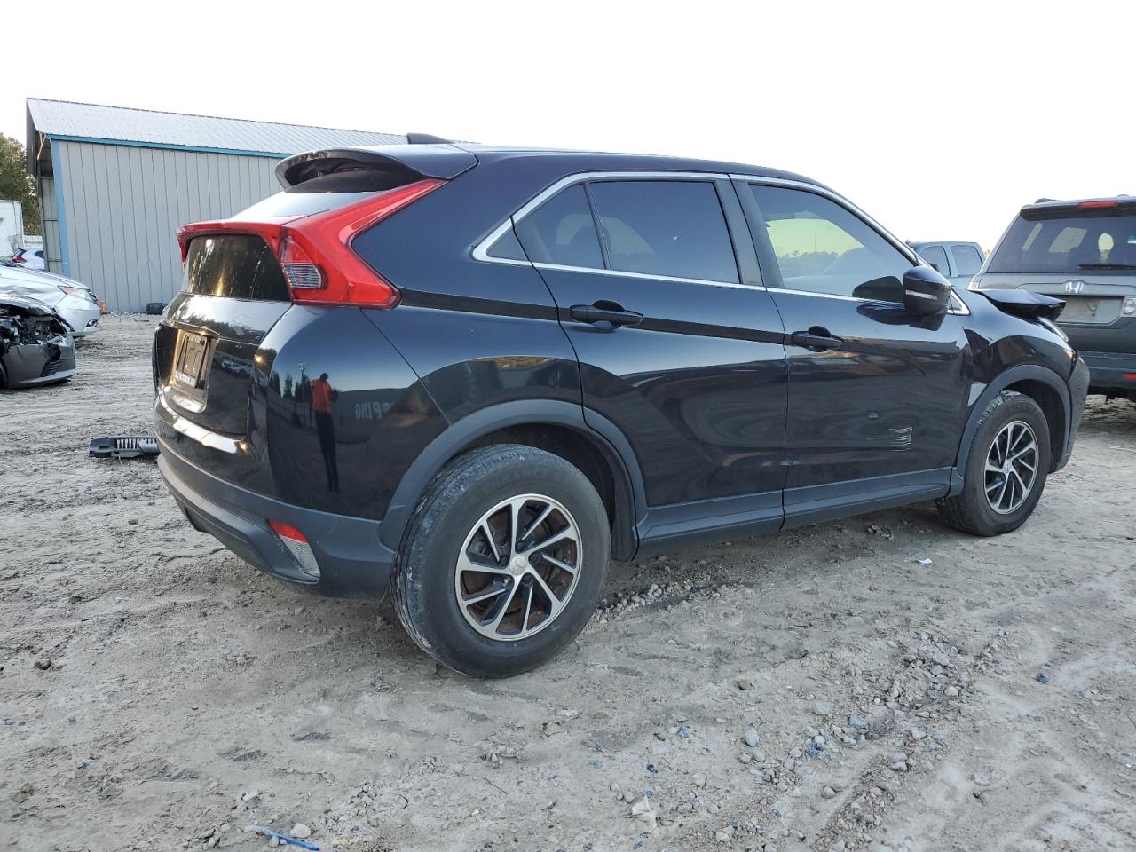 2020 Mitsubishi Eclipse - Image 3