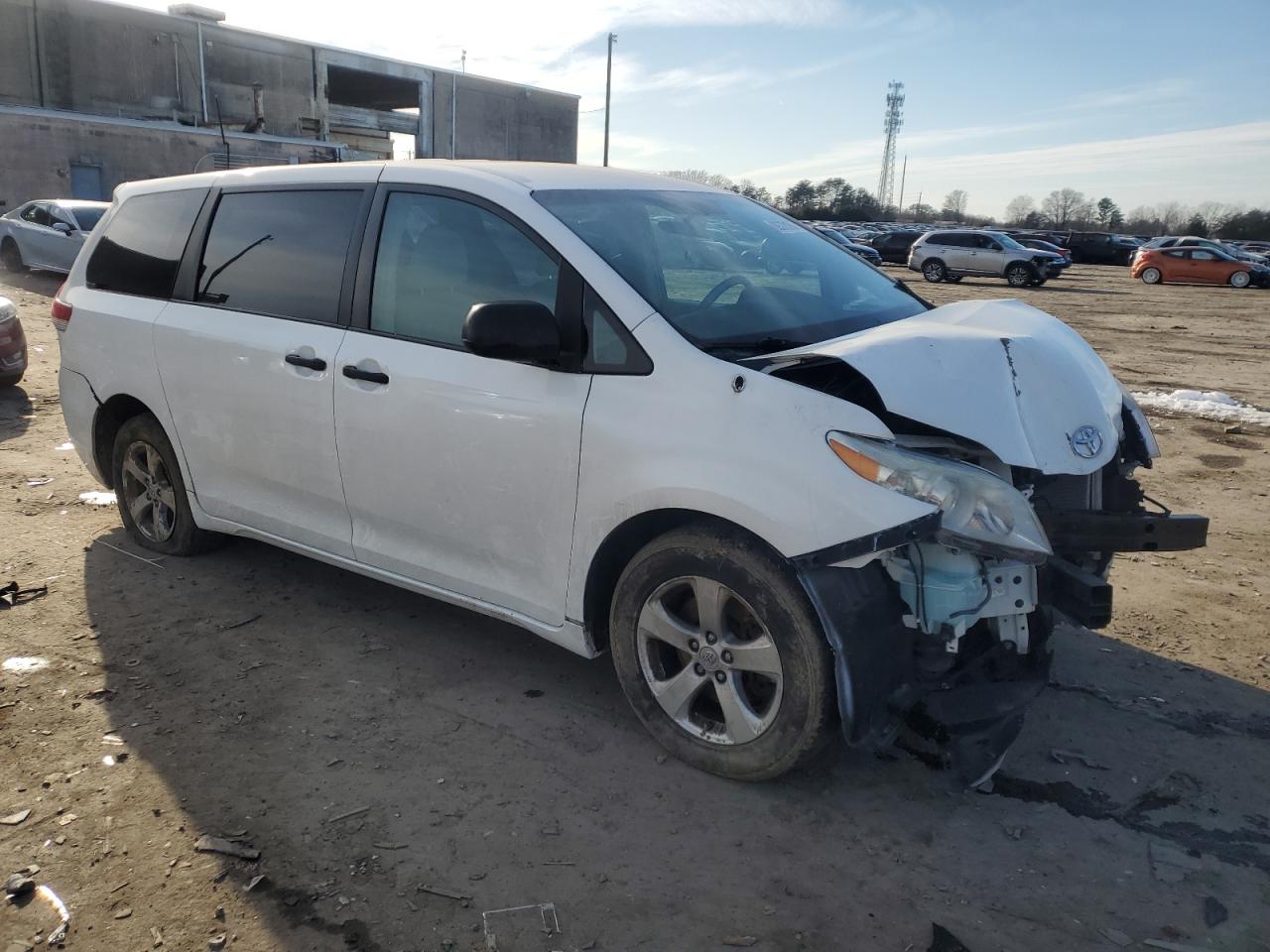 2011 Toyota Sienna - Image 4