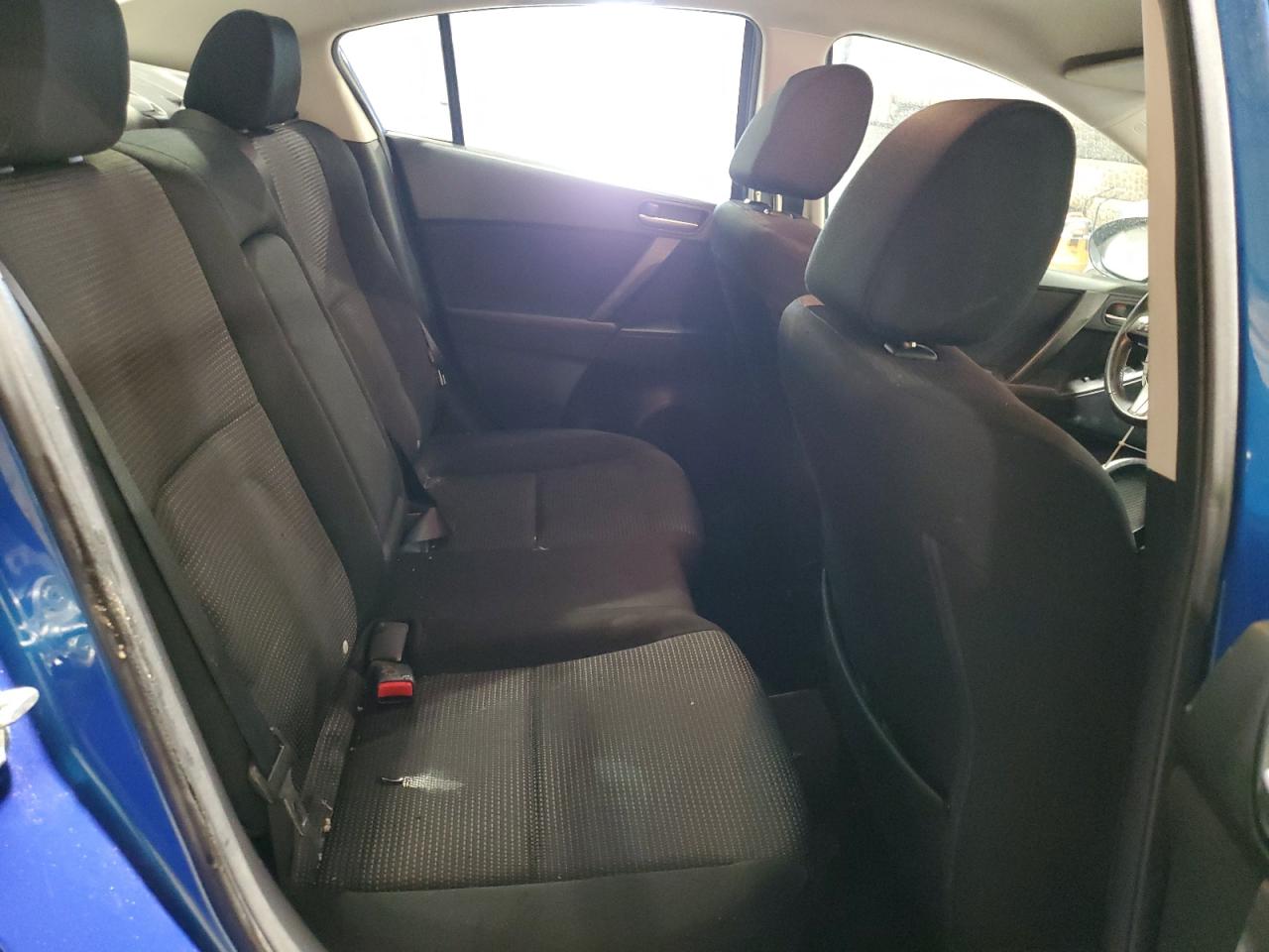 2012 Mazda 3 - Image 10