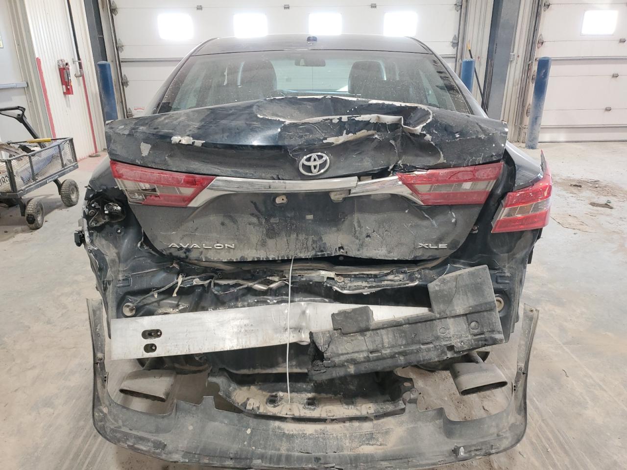 2016 Toyota Avalon - Image 6