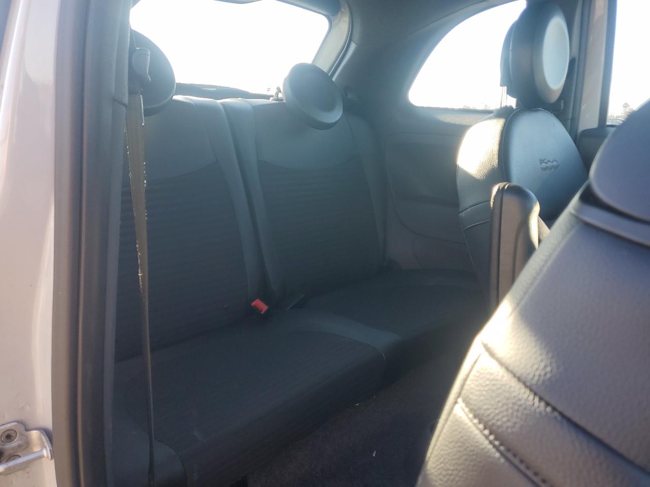 2016 Fiat 500 - Image 10