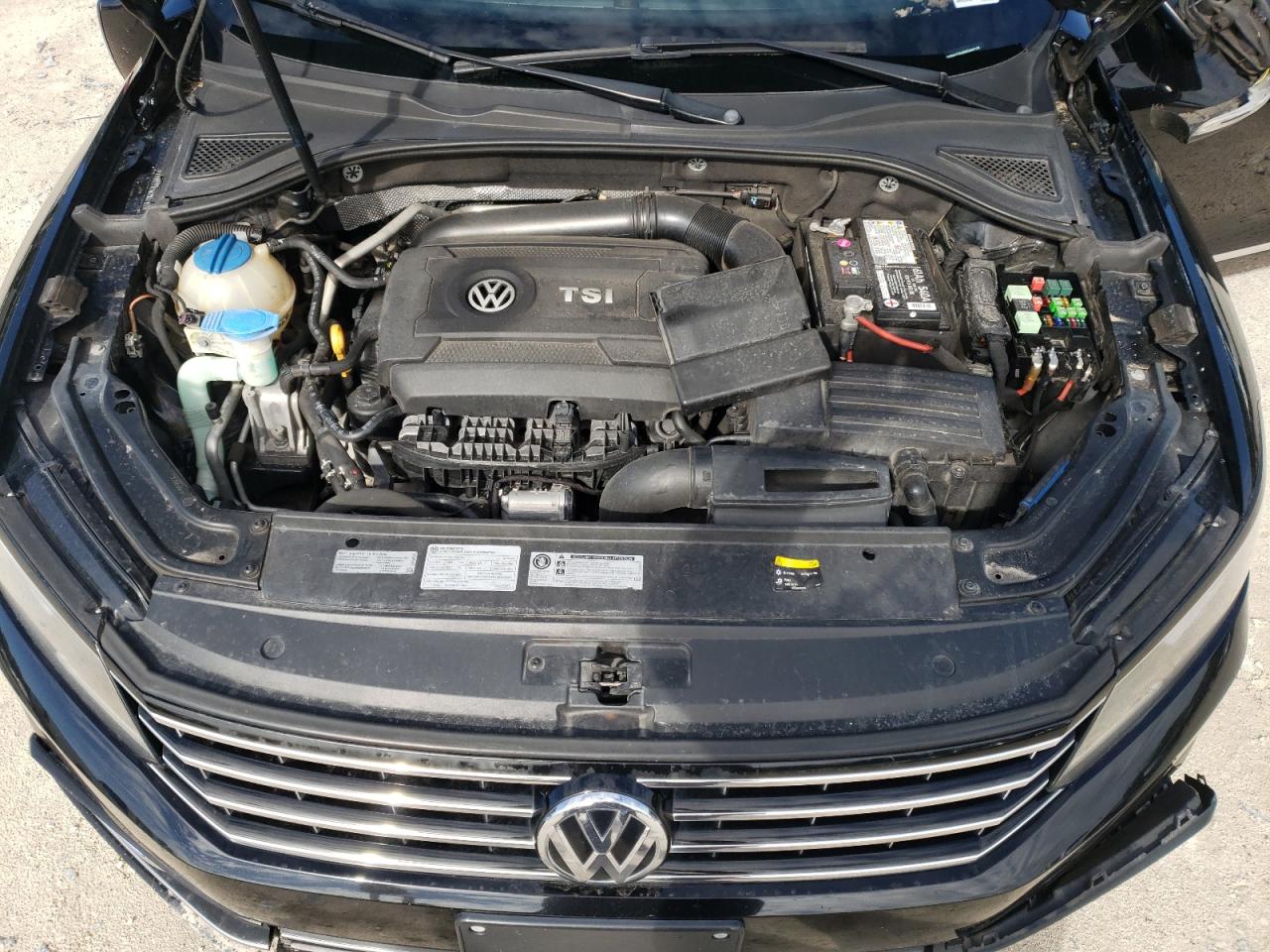 2016 Volkswagen Passat - Image 12