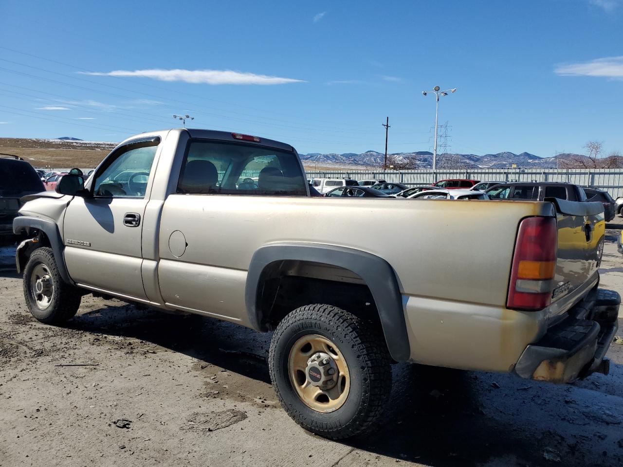 2002 GMC Sierra - Image 2