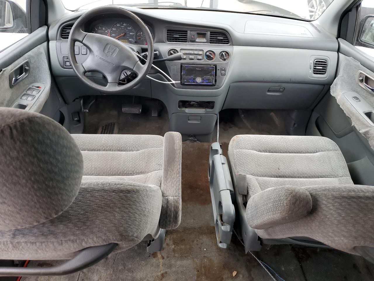 2001 Honda Odyssey - Image 8