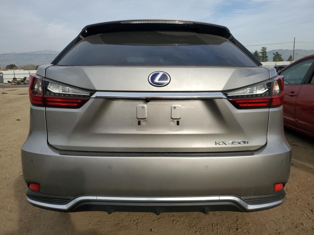 2022 Lexus RX - Image 6