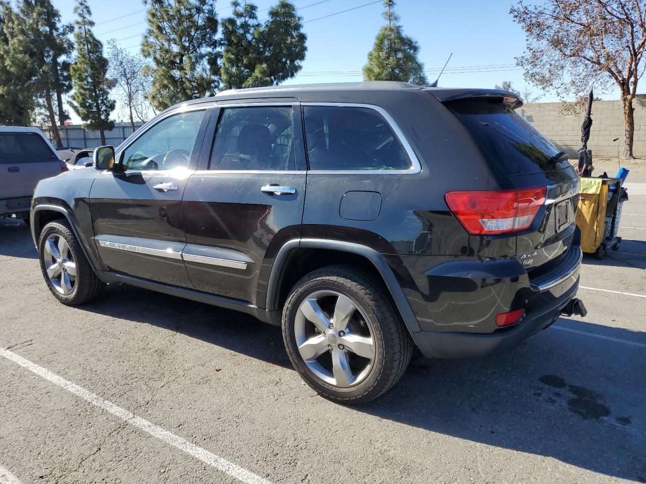 2013 Jeep Grand Cherokee - Image 2