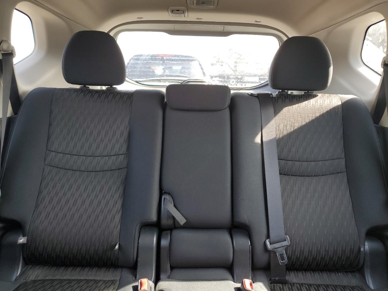 2018 Nissan Rogue - Image 10