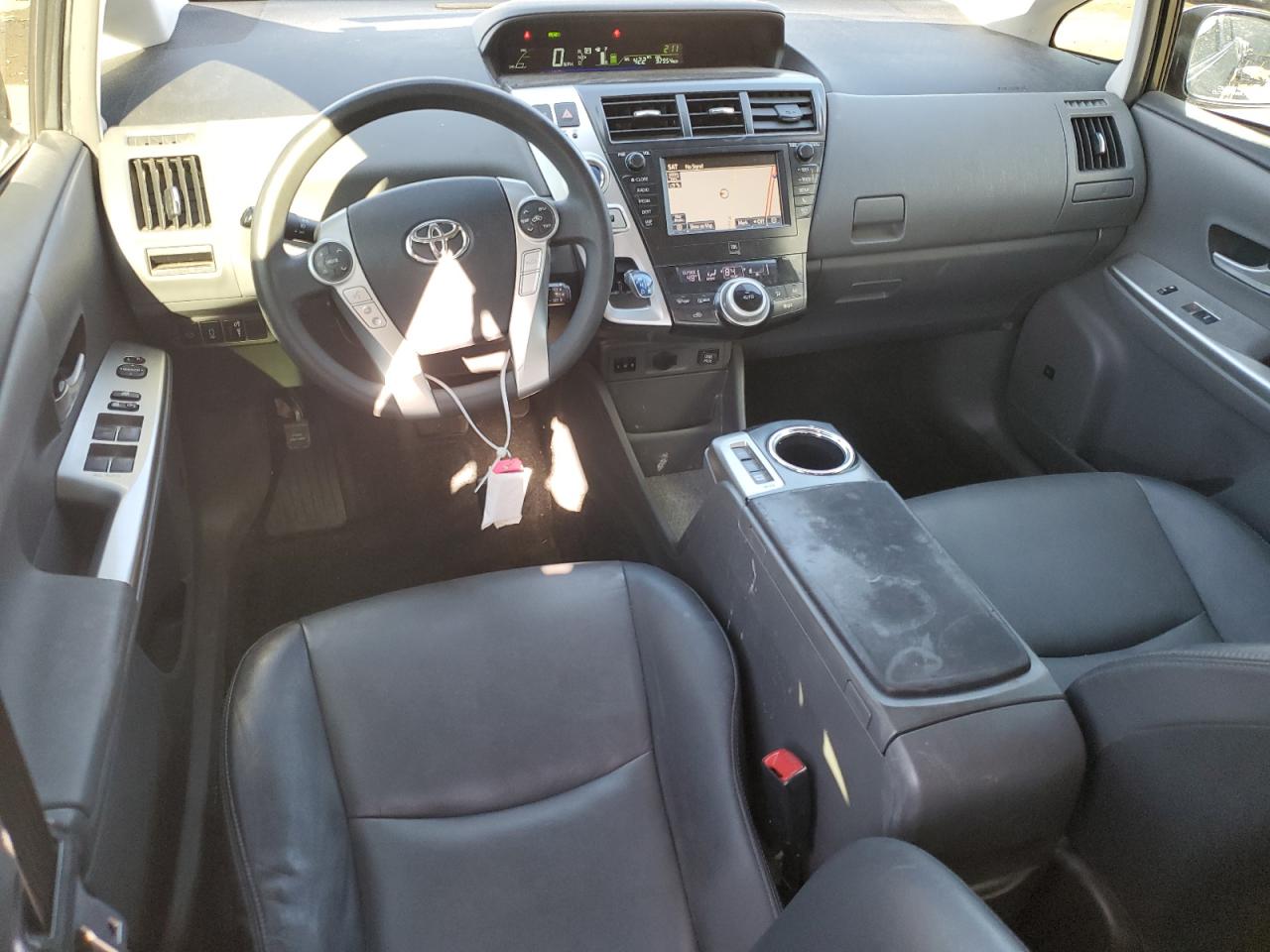 2012 Toyota Prius - Image 8