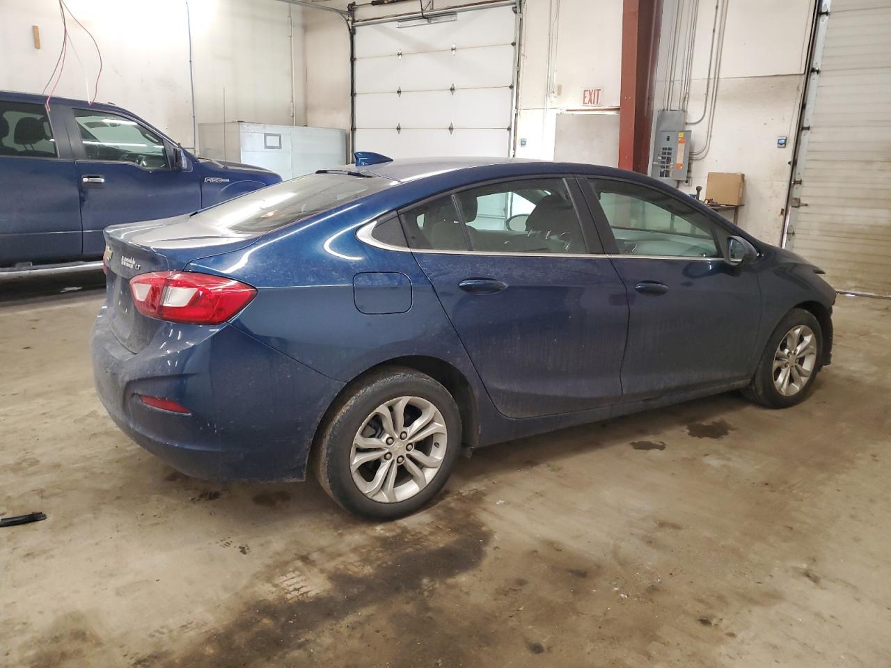 2019 Chevrolet Cruze - Image 3