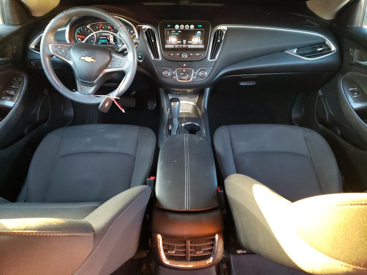 2018 Chevrolet Malibu - Image 8